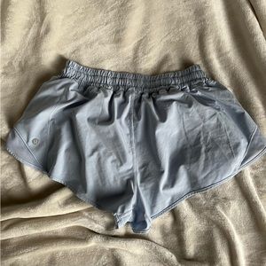 Lululemon 2.5 hotty hot shorts